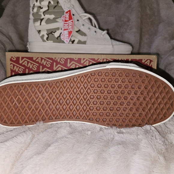 Vans Sk8-Hi shoes - Picture 2 of 5